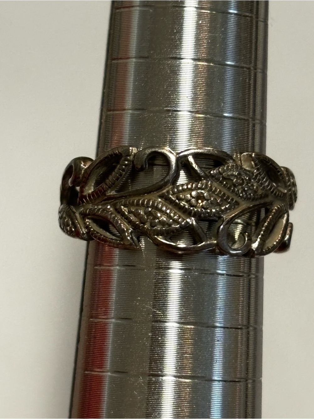 Intricate Silver-Tone Leaf Band Ring - Women's Jewelry